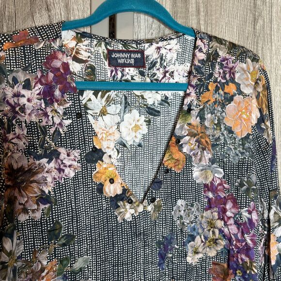 Johnny Was Blouse Floral V Neckline Bell Flare Sleeves Size S - Picture 2 of 6